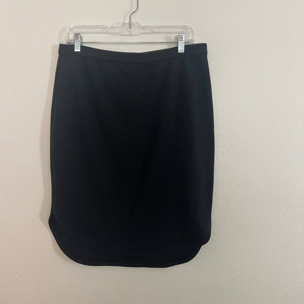Banana Republic Black Pencil Skirt Knee-length for Work